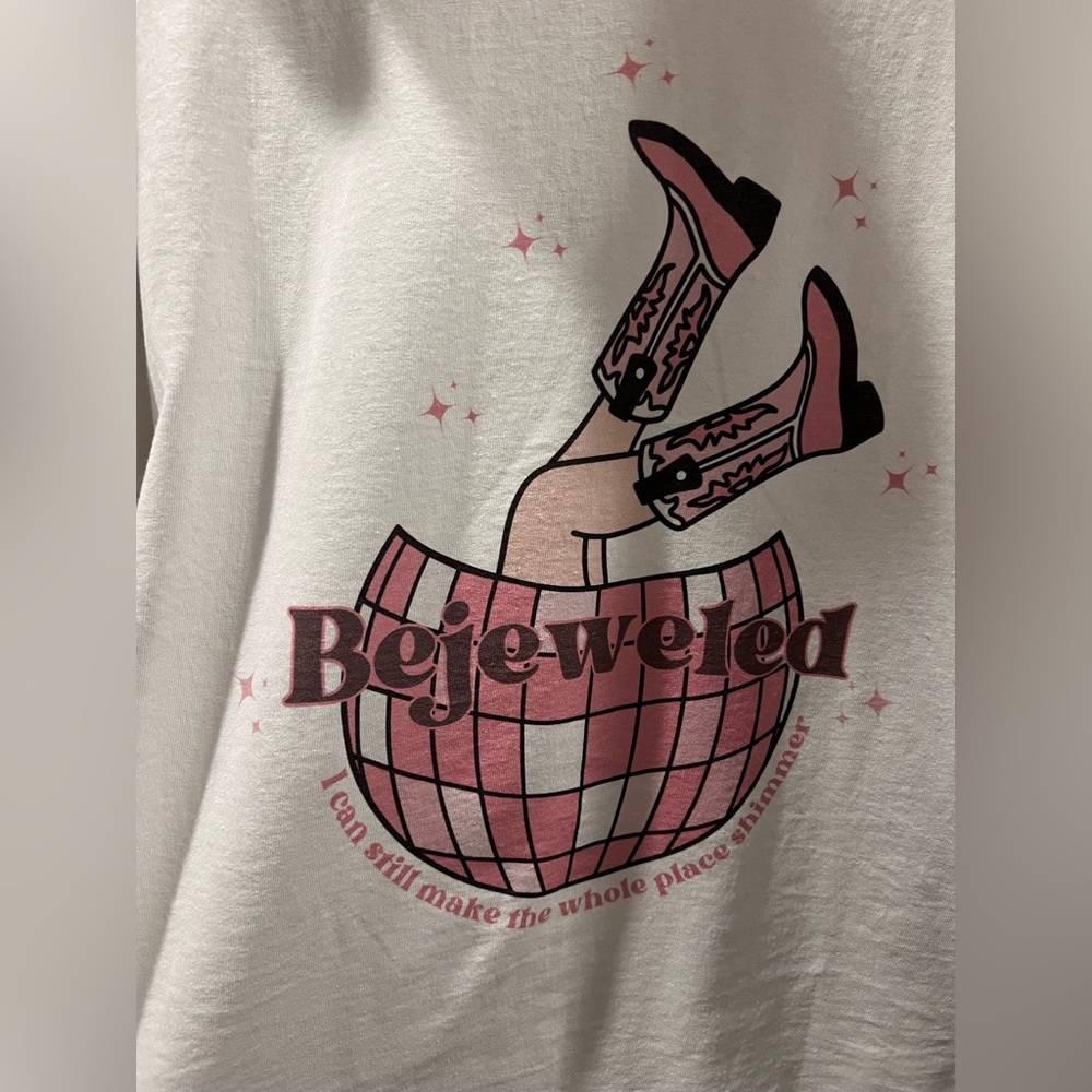 Taylor Swift Bejeweled Large Tshirt